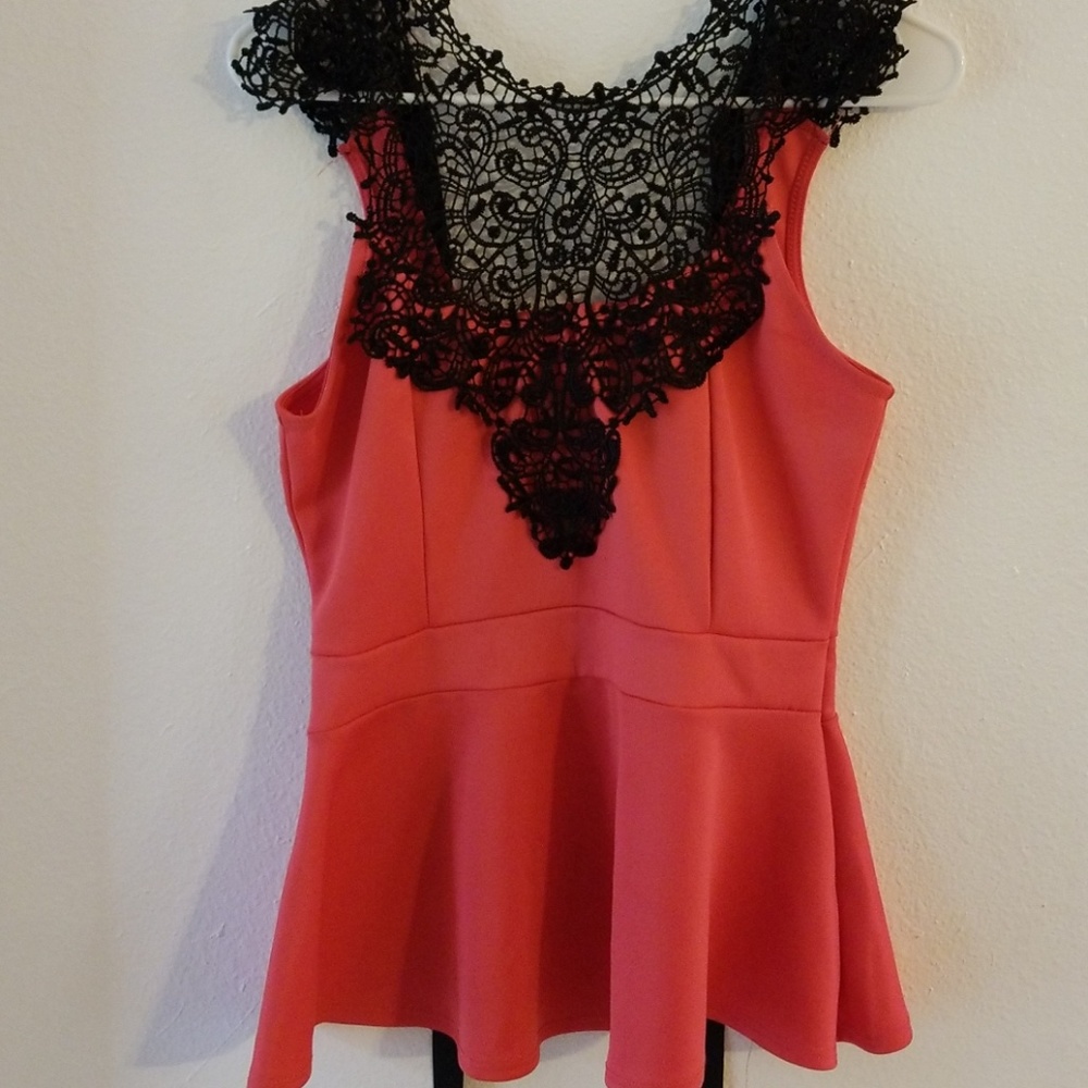 2/$10 🔥Women's peplum shirt